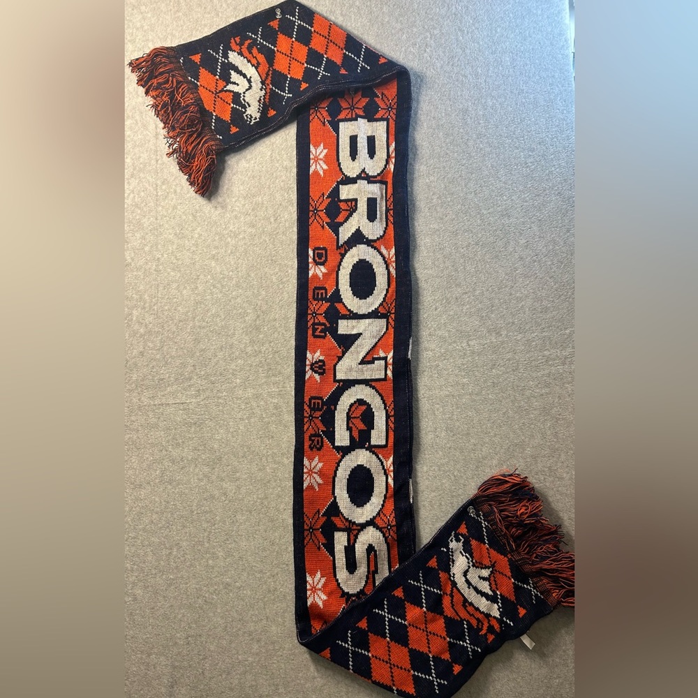 DENVER BRONCO KNIT SCARF